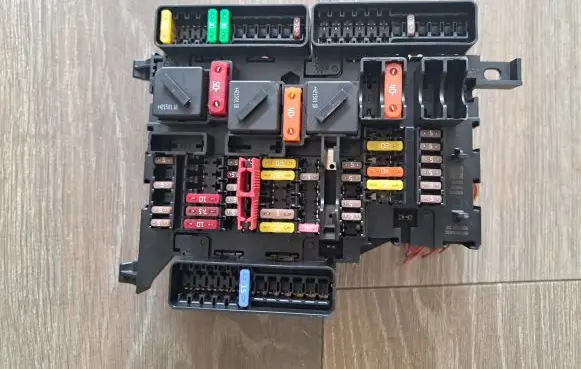 BMW 1 F40 Fuse box set 927035501