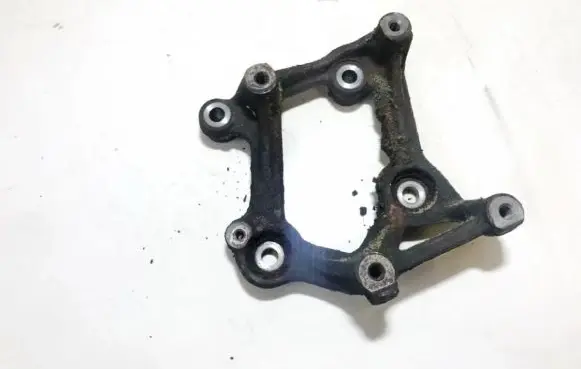 Honda Accord Engine mounting bracket