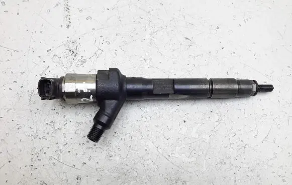 Mazda 6 Fuel injector R2AA13H50