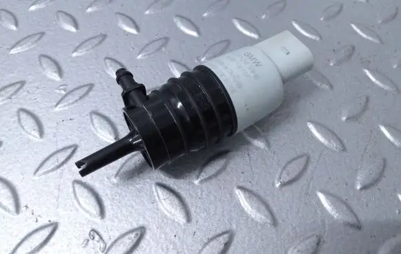 BMW X5 G05 Windscreen/windshield washer pump 7298309 67127298309
