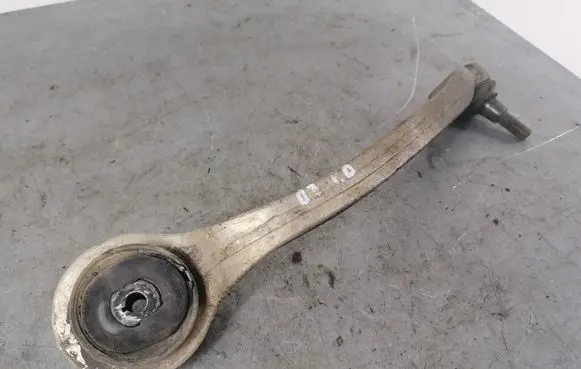 Audi A8 S8 D3 4E Front lower control arm/wishbone 4E0407696B