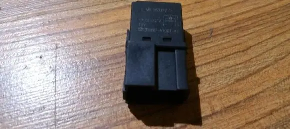 Volvo S40, V40 Other relay mb9533821l 011121a