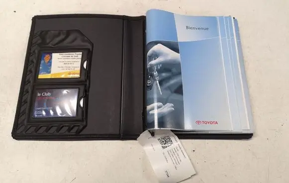 Toyota Avensis T250 Owners service history hand book