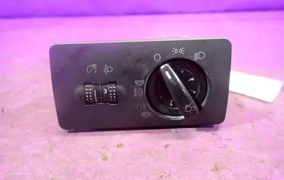 Skoda Fabia Mk1 (6Y) Light switch