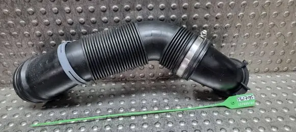 Volkswagen Golf VIII Air intake hose/pipe S27698795 5WA129654A