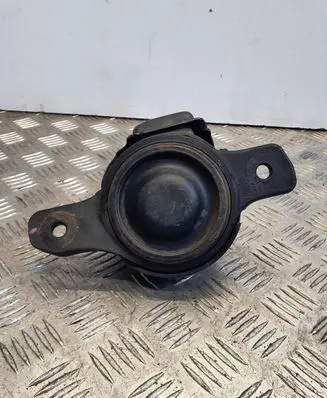 Subaru Impreza III Engine mount bracket