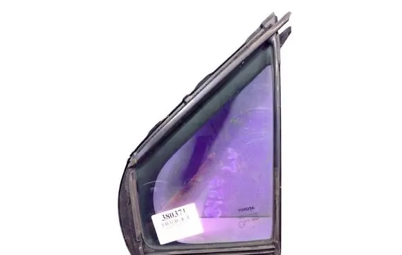 Toyota Yaris Rear side window