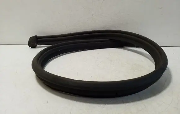 Jeep Cherokee Engine compartment rubber 