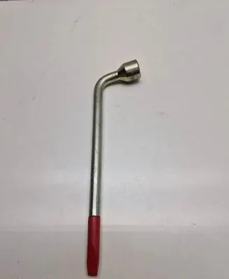 Volvo XC90 Wheel nut wrench 9133668