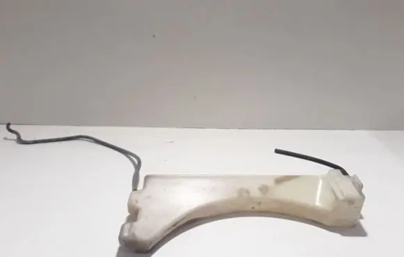 Hyundai Santa Fe Windshield washer fluid reservoir/tank