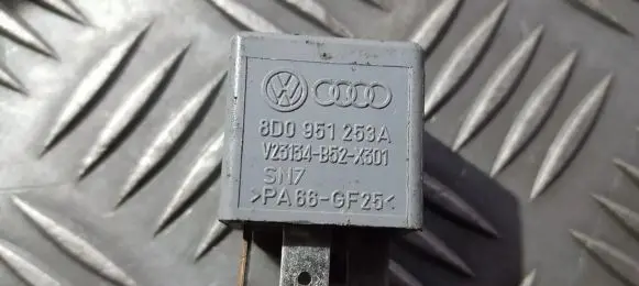 Audi A6 S6 C5 4B Other relay 8d0951253a v23134-b52-x301