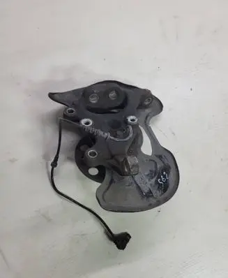 Mercedes-Benz C W204 Front wheel hub 20402