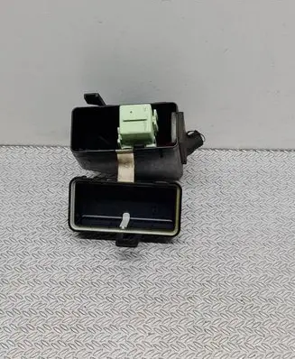 Mini Cooper Countryman R60 Fuse module 2755704 58650910