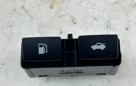 Toyota Mirai Tailgate opening switch 