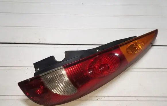 Nissan Almera Tino Rear/tail lights