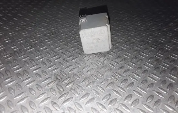 Mercedes-Benz Sprinter W906 Other relay A0025422619