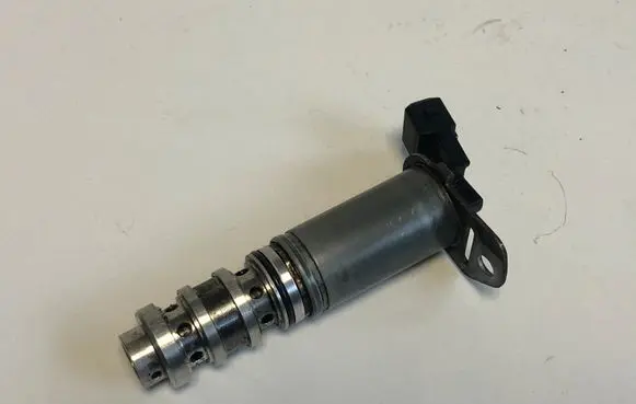 BMW 3 E90 E91 Camshaft vanos timing valve 7561264