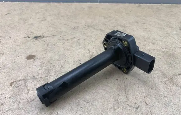 BMW 5 F10 F11 Oil level sensor 12617607909 7607909 12617567722