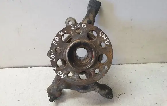 Mercedes-Benz C W204 Front wheel hub 