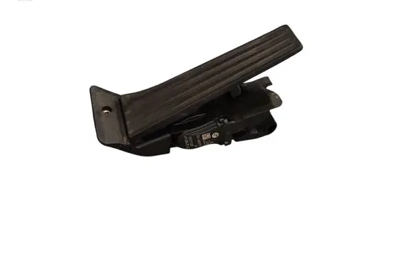 Accelerator throttle pedal