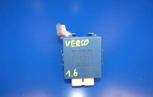Toyota Verso Door central lock control unit/module 8597064020 0515004350