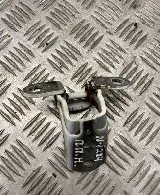 Nissan Juke I F15 Front door lower hinge 