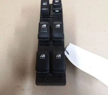 Hyundai Tucson JM Electric window control switch