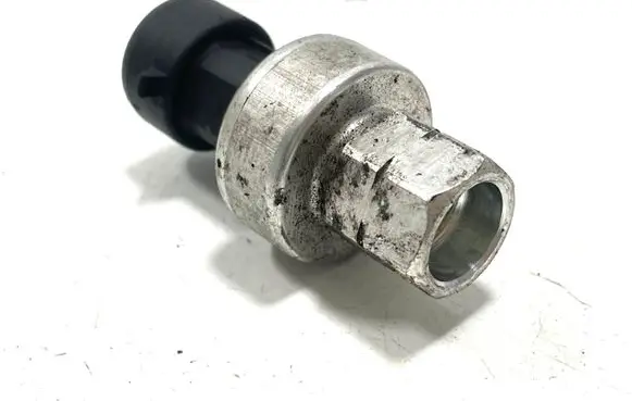 Chevrolet Volt I Air conditioning (A/C) pressure sensor 13502759 2083BMX1