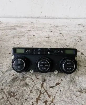 Volkswagen PASSAT B6 Climate control unit