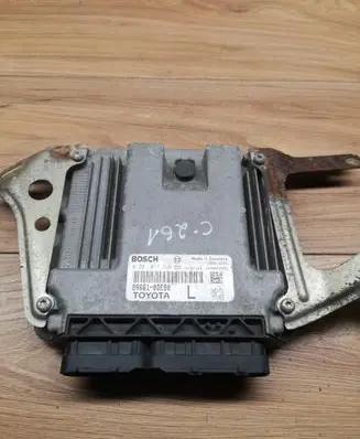 Toyota Yaris Engine control unit/module 0281017820 896610DE80 1039S52933