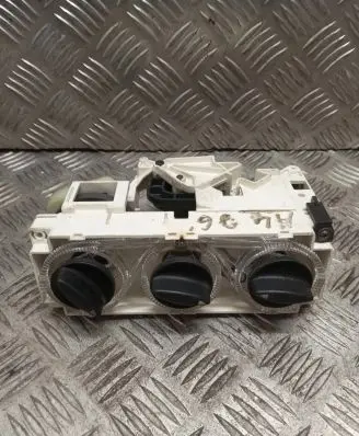 Audi A4 S4 B5 8D Climate control unit