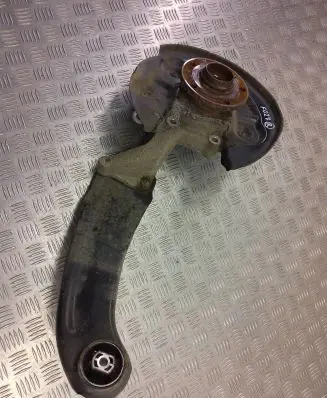 Audi Q3 8U Rear wheel hub