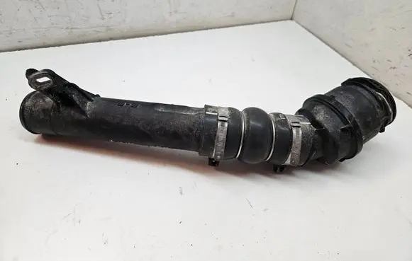 Intercooler hose/pipe