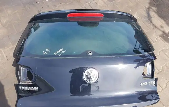 Volkswagen Tiguan Truck tailgate 