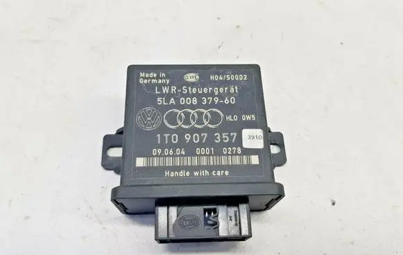 Volkswagen Golf V Light module LCM 1T0907357