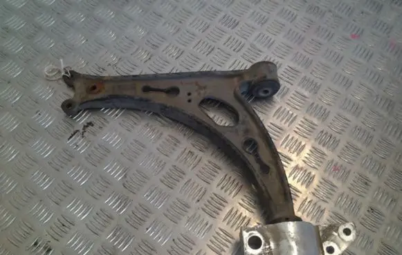 Volkswagen Golf V Front lower control arm/wishbone