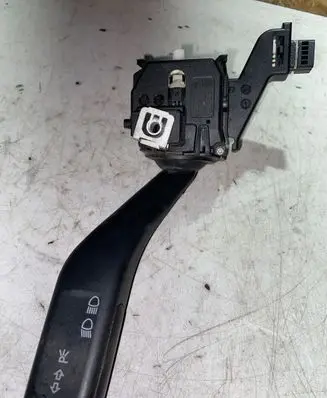 Volkswagen PASSAT B7 Indicator stalk 1K0953513 01103500 10350043217079