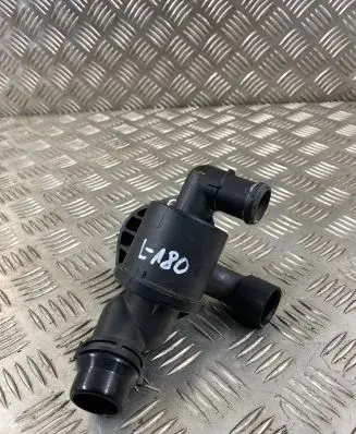 Thermostat/thermostat housing