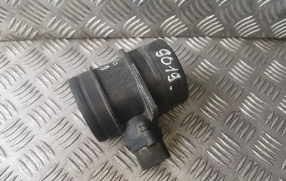 Volkswagen PASSAT B6 Mass air flow meter 0281002461 074906461B