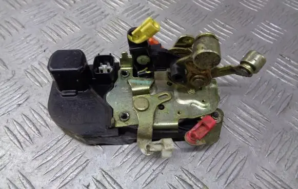 Chrysler Grand Voyager IV Front door lock