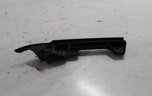 Front bumper mounting bracket