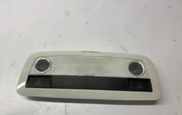 Mercedes-Benz C W204 Front seat light 165087