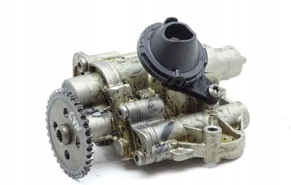 Volkswagen PASSAT B8 Oil pump 04E115109S