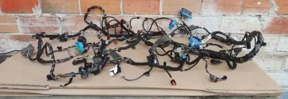 Ford Kuga I Wiring harness AV4T-14401-DJB