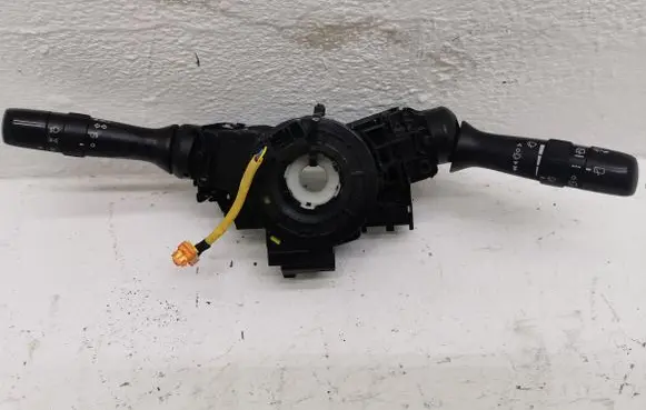 Toyota Avensis T270 Headlight wiper switch 