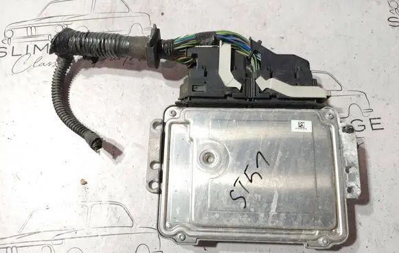 Ford Focus Engine control unit/module CV6112A650ANC CV6A12B684BB 0261S08811