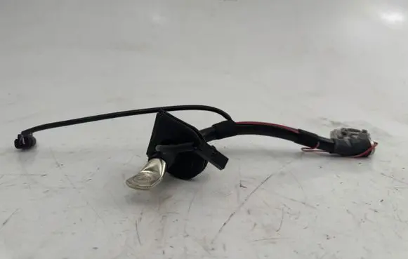 Volkswagen Touareg II Positive cable (battery) 7P0971225B