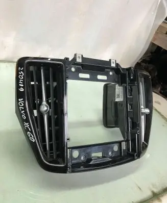 Volvo XC60 Dash center air vent grill 31417742