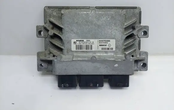 Renault Clio III Engine control unit/module 8200783095 S120202114A