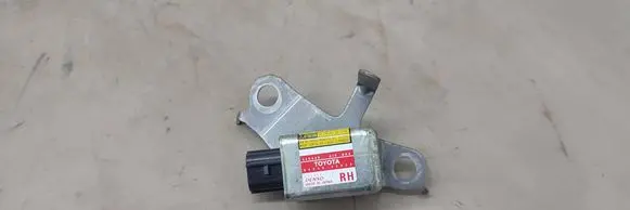 Toyota RAV 4 (XA20) Airbag deployment crash/impact sensor 8986042020 1879001131